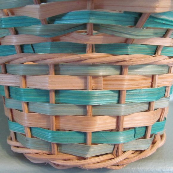 Vintage NWT Woven Wicker Basket w/ Handle Blue Green/Turquoise Paul Marshall NEW - Picture 9 of 12